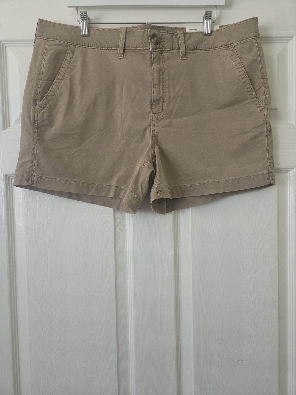 NWT American Eagle Outfitters Khaki Tan Chino Shorts Women's Size 18